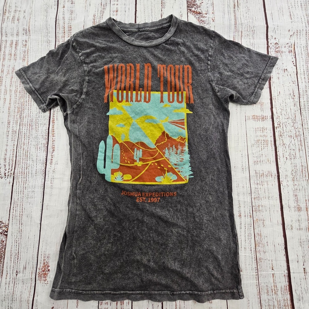 Joshua Expeditions World Tour Gray Short Sleeve T-Shirt Women's S